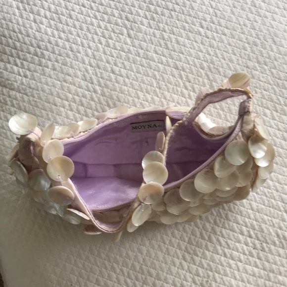 Shell evening bag. - Picture 2 of 2